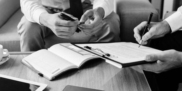 Derecho Mercantil / Abogados Mercantilistas Urús · Cumplimiento Normativas de Protección de Datos / RGPD / LOPD